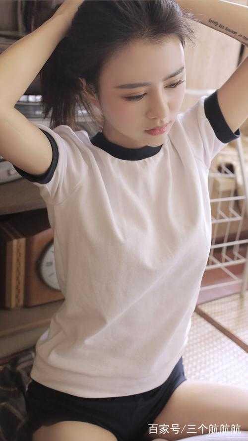 看到男朋友以前和其他女生聊天记录