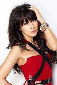 被老公公亲到腿软